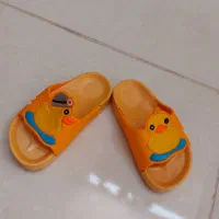 دمپایی بچگانه نو