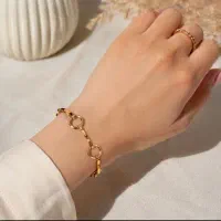 دستبند و اکسسوری زنانه