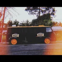 واگذاری فودتراک با تمام تجهیزات و جواز کار