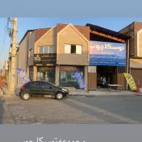 کارگر ساده در کارگاه کابینت سازی