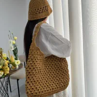 کیف و کلاه با نخ رافیا وارداتی و دستبافت