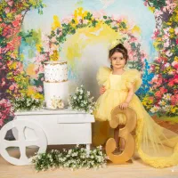 عکاسی کودک و بارداری آرت  با لباس و دکور زنده