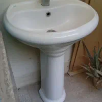 روشویی و شیر