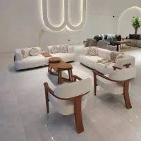 فروشنده مبلمان خانم یا اقا