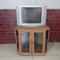 تلویزیون با میز