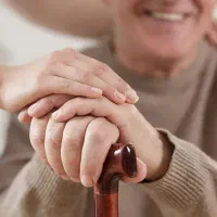 آموزش نگهداری سالمند سالمندیاری فنی حرفه ای