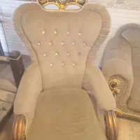 مبل ۸نفره کاملا سالم ومیزناهارخوریو ساعت ایستاده