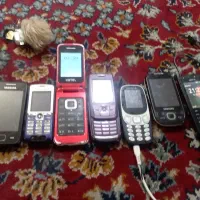 تعدادی گوشی سونی سامسونگ فلاکس دوقلو خارجی