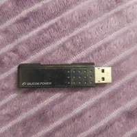فلش Silicon Power 1GB قدیمی و نوستالژیک سالم
