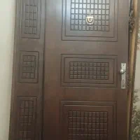 درب دوتیکه با چهار چوپ ودستگیره
