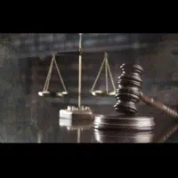 مطالعه پرونده و وکالت وکیل پایه یک دادگستری