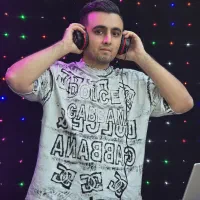 دیجی DJ حرفه ای با نورپردازی کامل