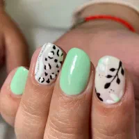 کاشت ناخن  با لاکژل فقط۲۲۰ (ناخنکار باسابقه هستم)