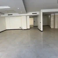 ۱۳۵ متر ، نوساز و کلید نخورده / پایین میدان اسبی