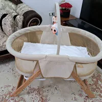 تخت کنارمادر