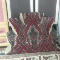 ۴ عدد پشتی سالم وتمیز بفروش میرسد