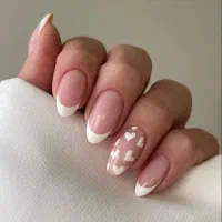 خدمات‌کاشت‌ ناخن تخصصی و حرفه ای