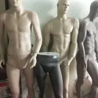 مجسمه مردانه . جهت مغازه پوشاک