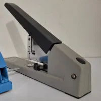 دستگاه منگنه