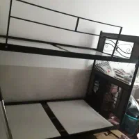 تخت دوطبقه فلزی