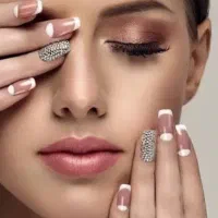 جذب دستیار میکاپ