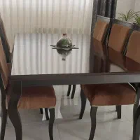 میز ناهارخوری ۸نفره ،بسیار تمیز وسالم