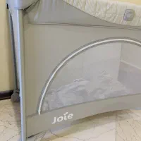 تخت کودک کنار مادر