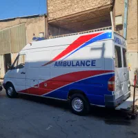 تعدادی مکانیک ماهر ونیمه ماهر وساده