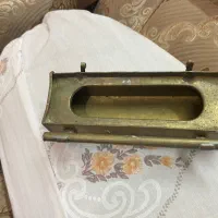 جا‌دونی برنجی و قفس غلامی
