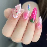 آموزش کاشت ناخن