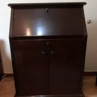 میز تحریر و کامپیوتر