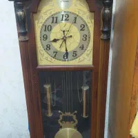 ساعت دیواری ایستاده