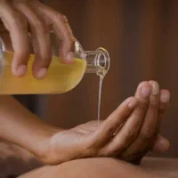 روغن و خدمات ماساژ