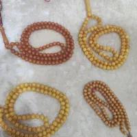 تسبیح کهربا و سندلوس
