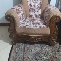 مبل۷نفره همراه دو عسلی و میز وسط و میز تلویزیون