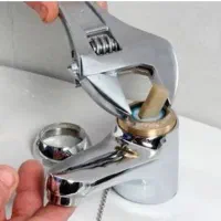 خدمات نصب و تعمیر شیرآلات و رادیاتور و پکیج