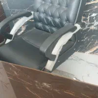 میز وصندلی برای املاک ودفتری