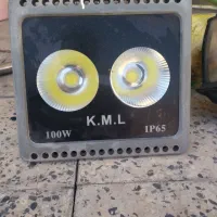 دو عدد نور افکن.پروژکتور ۱۰۰ وات