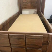 تخت چوبی