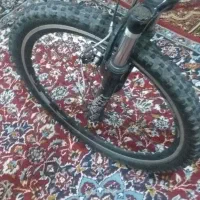 دوچرخه ۲۶سفید|دوچرخه، اسکیت، اسکوتر|شیراز, قلعه شاهزاده بیگم|دیوار