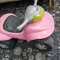 ماشین اسباب بازی و توپ و ..