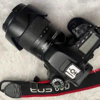 دوربین canon EOS 80D+lenz 18-135دسته دوم تمیزوسالم