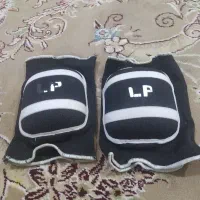 یک جفت زانو بند