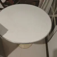 میز گرد میز خاطره سفید