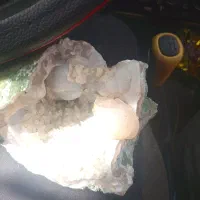 سنگ جواهر ی زیبا
