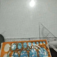 تخت رسم به همراه کیف.خط کش.گونیا و.