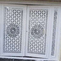 رنگ آمیزی درب و پنجره .و ساختمان