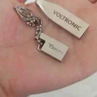 دوعدد فلش ۶۴گیگ با ۳۲