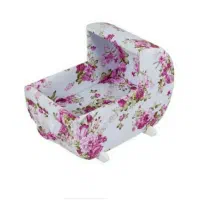 گهواره کنار تخت مادر