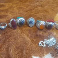 دو عدد جک برای باز کردن در آب پاش یا شبیه به آن